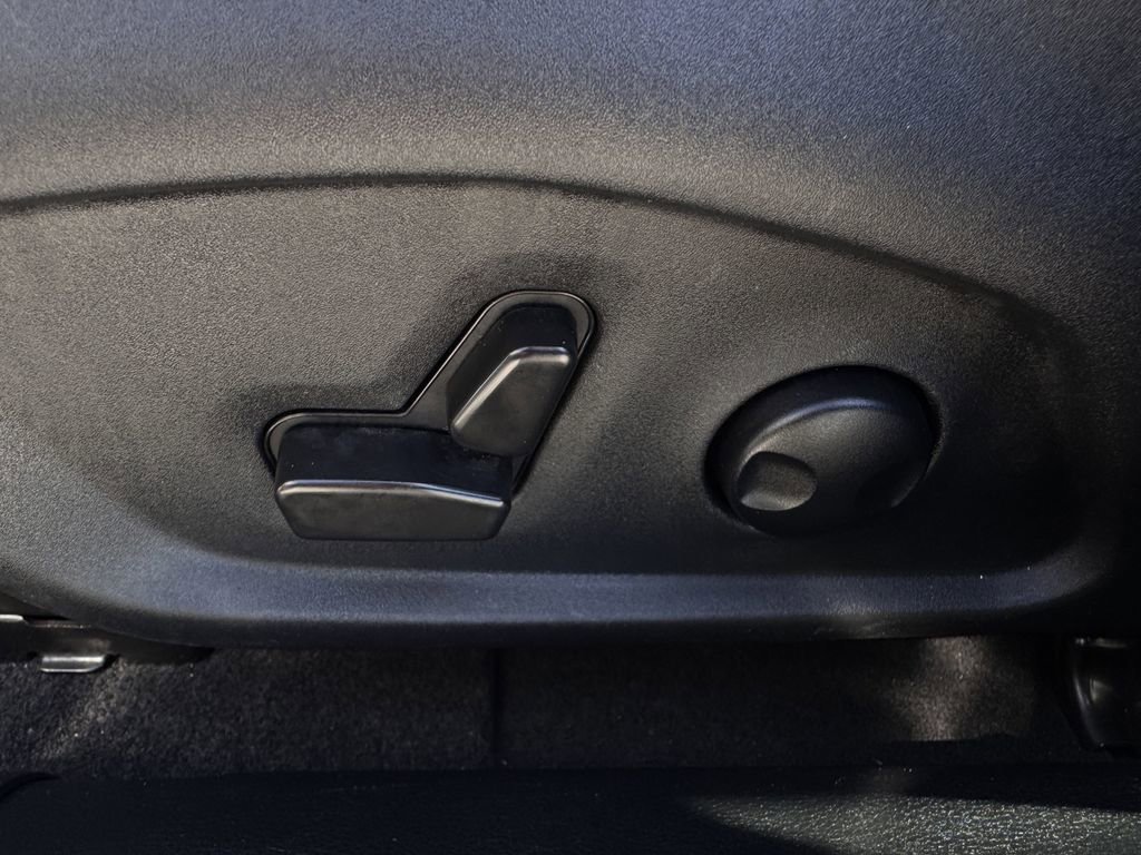 Used 2025 Jeep Compass Limited image 26