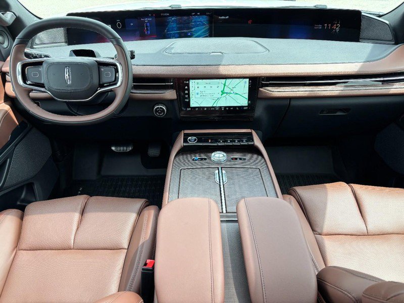 New 2026 Lincoln Navigator Reserve AWD/4WD image 13