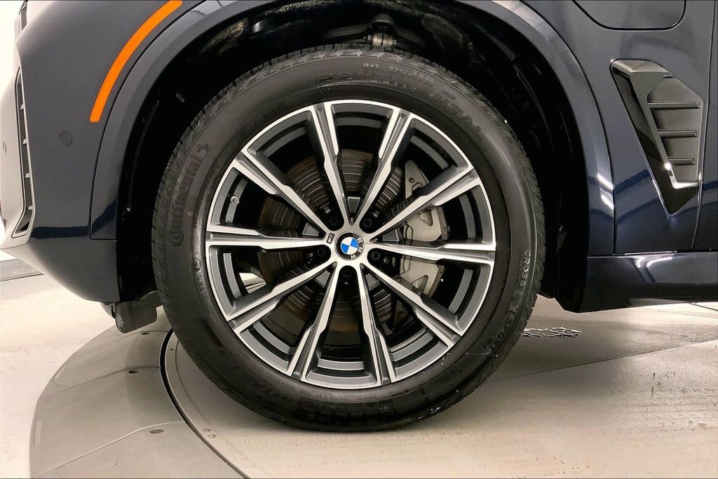 Certified 2026 BMW X5 xDrive50e w/ M Sport Package image 8