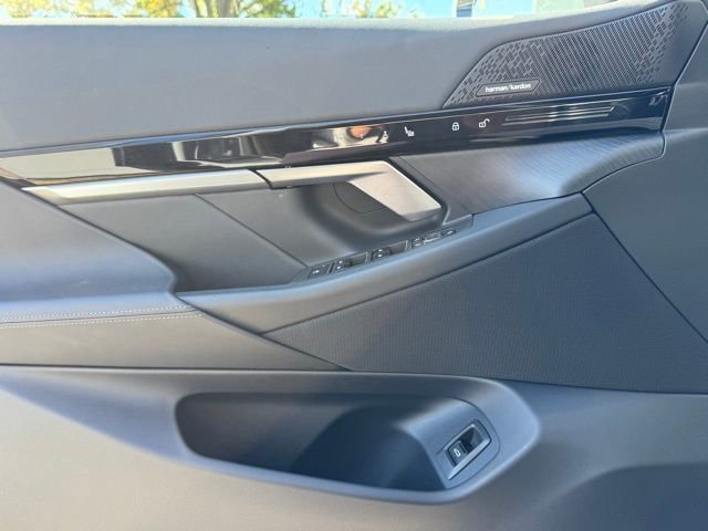 Certified 2024 BMW 530i xDrive w/ M Sport Package image 9