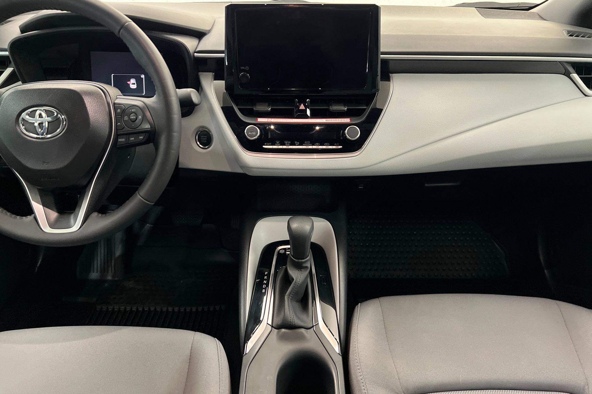 Used 2026 Toyota Corolla SE image 13