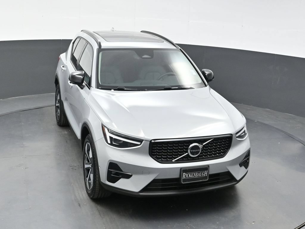 Used 2026 Volvo XC40 B5 Plus AWD/4WD image 30