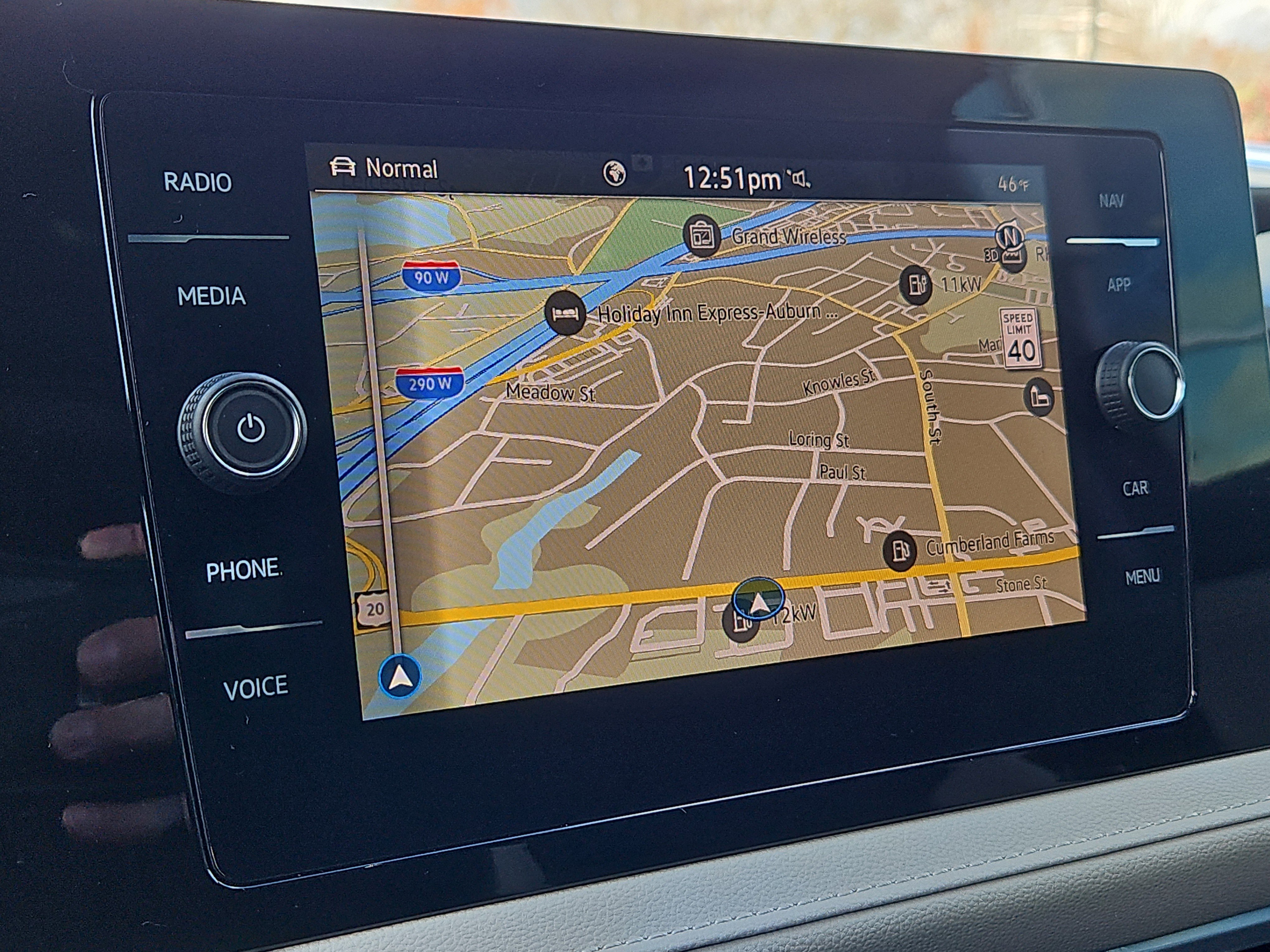 Used 2025 Volkswagen Taos SEL image 10