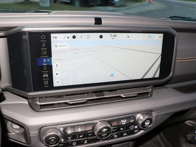 Used 2025 Jeep Wrangler Sahara image 21