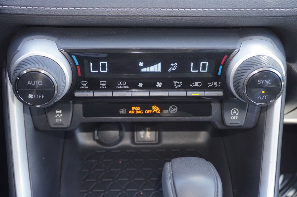Certified 2025 Toyota RAV4 XLE w/ Convenience Package AWD/4WD image 18