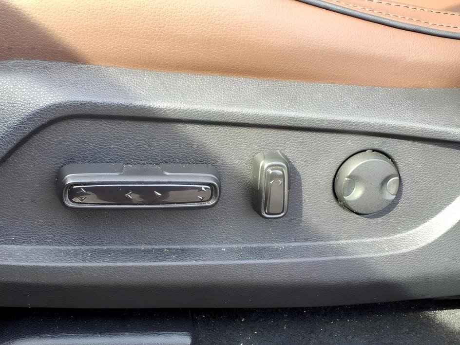 Used 2025 Honda Pilot Elite image 17