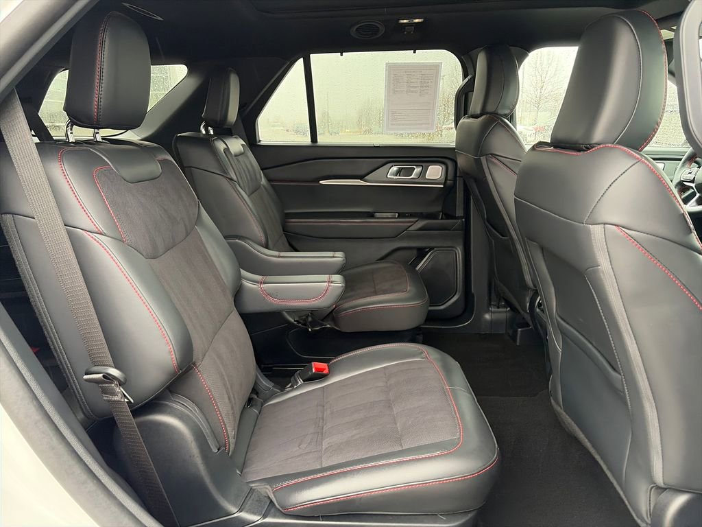 Used 2025 Ford Explorer ST image 38