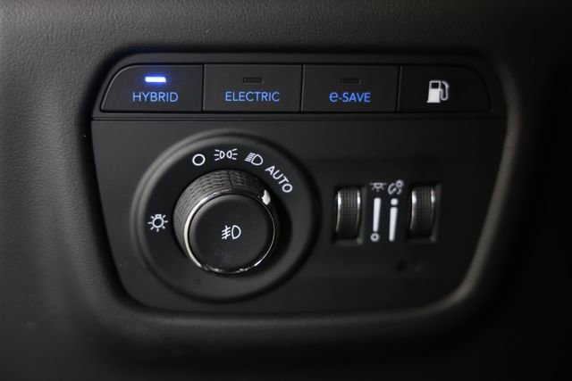 Used 2022 Jeep Grand Cherokee Summit AWD/4WD image 25