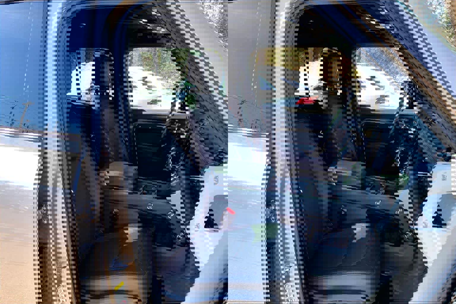 Used 2023 Land Rover Defender 130 X-Dynamic SE image 7