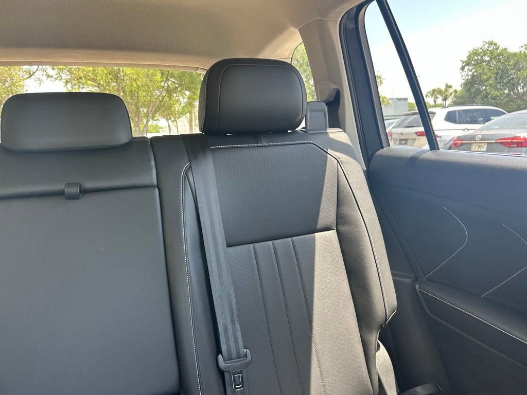 Used 2022 Volkswagen Tiguan SE FWD image 14