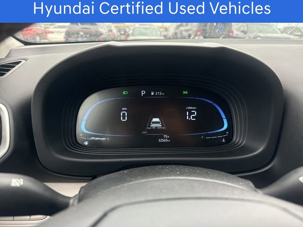 Certified 2025 Hyundai Venue SEL image 7