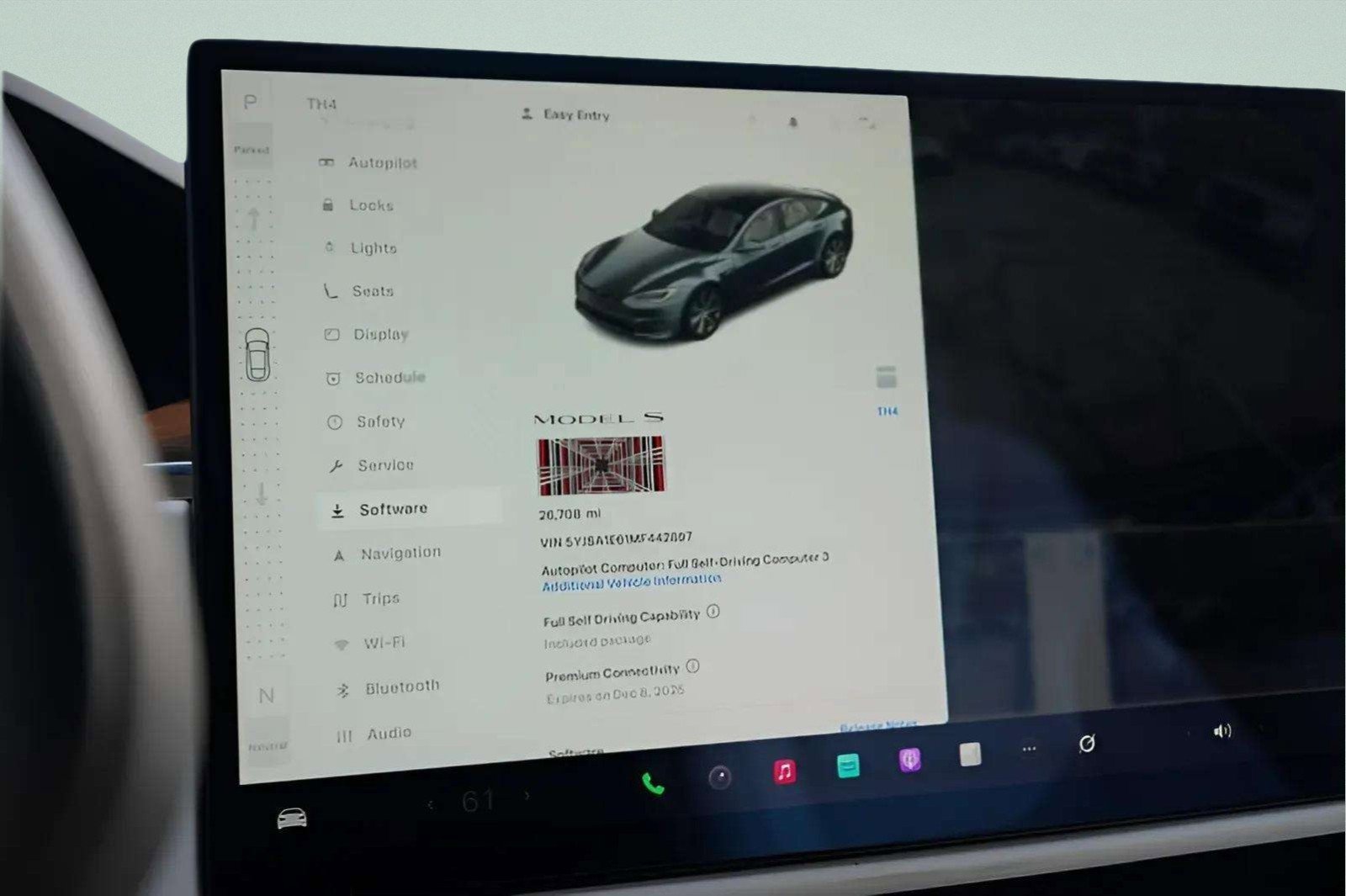 Used 2021 Tesla Model S Plaid image 32