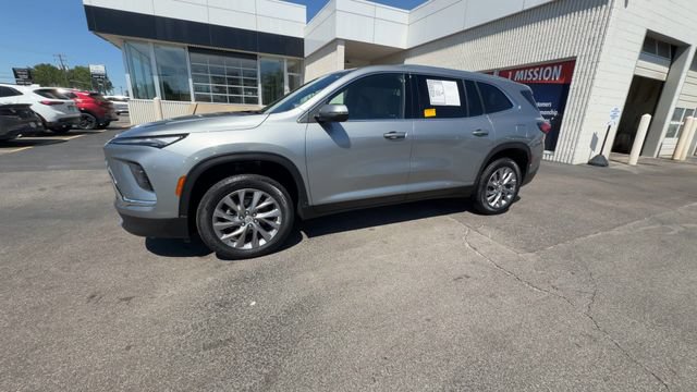 Certified 2025 Buick Enclave Preferred w/ LPO, Floor Liner Package AWD/4WD image 4