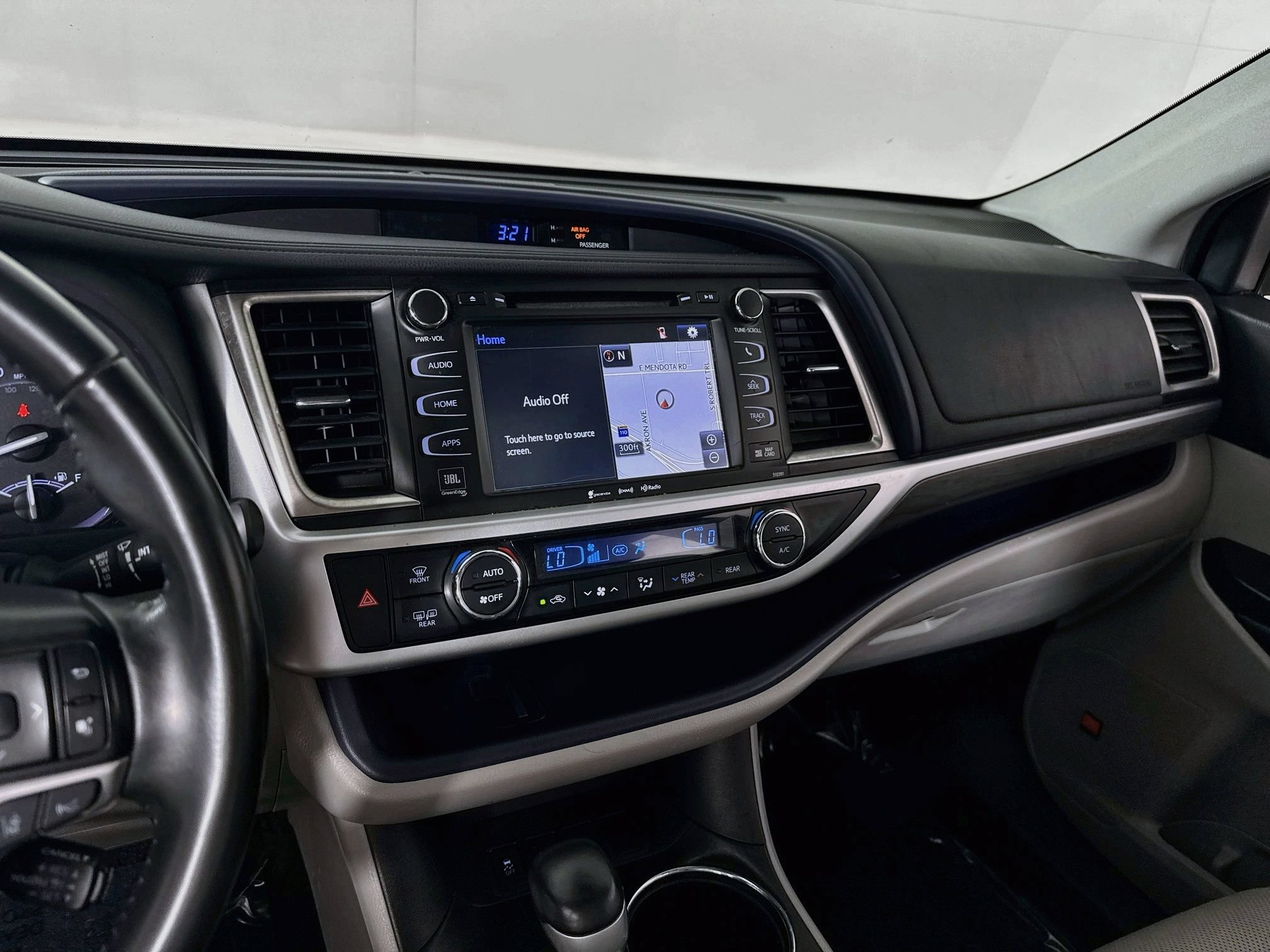 Used 2019 Toyota Highlander Limited AWD/4WD image 16