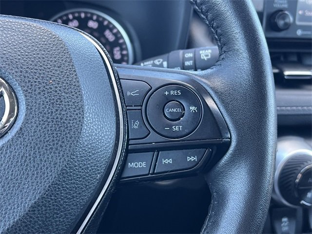 Used 2021 Toyota RAV4 XLE Premium image 20