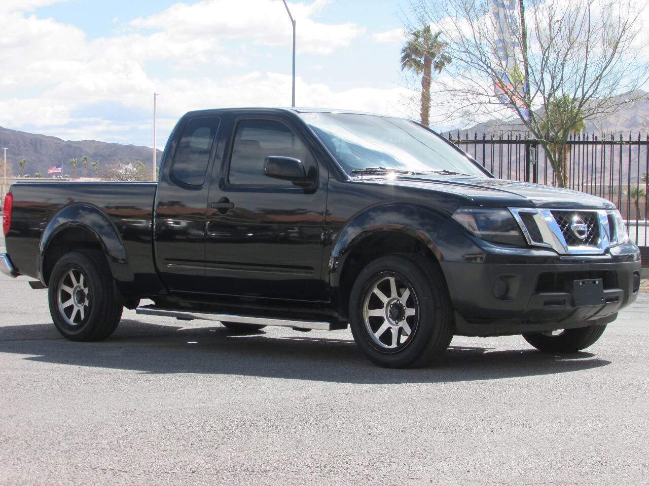 Used 2016 Nissan Frontier S RWD image 2
