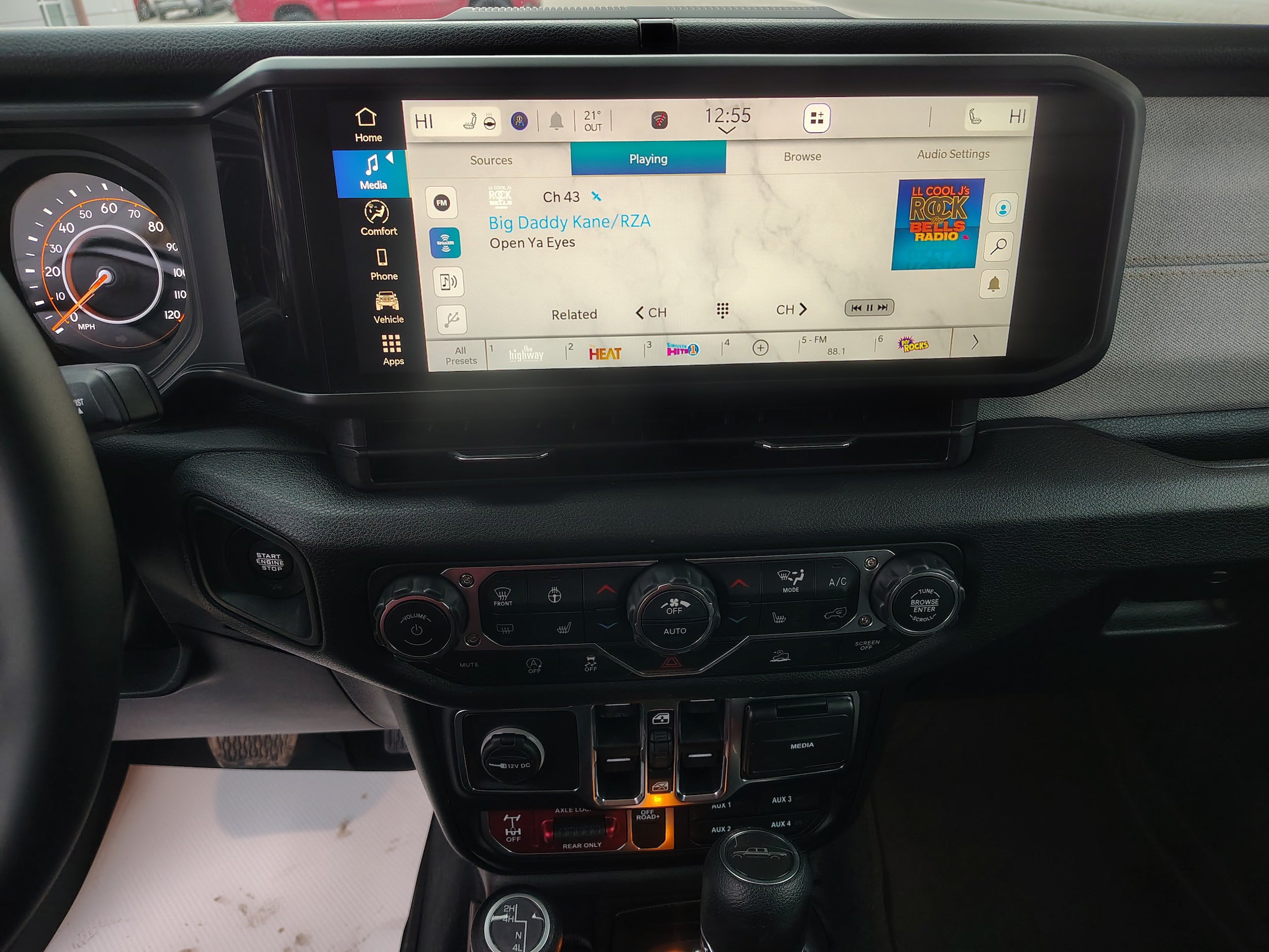 New 2026 Jeep Gladiator Sport AWD/4WD image 28