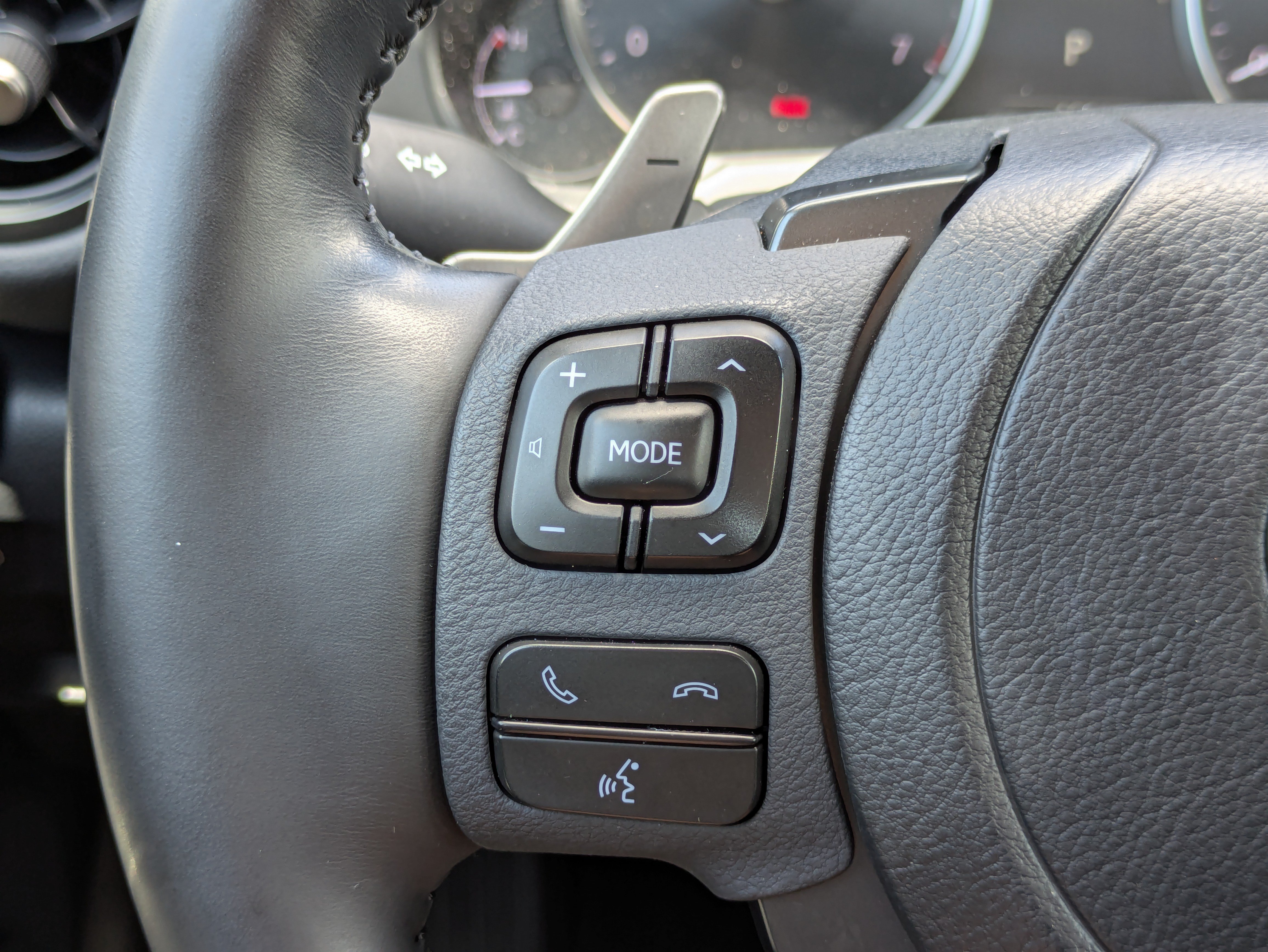 Used 2025 Lexus IS 350 F Sport w/ Accessory Package 2 RWD image 23