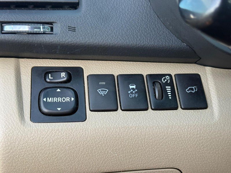 Used 2012 Toyota Highlander Limited w/ Tow Pkg AWD/4WD image 27