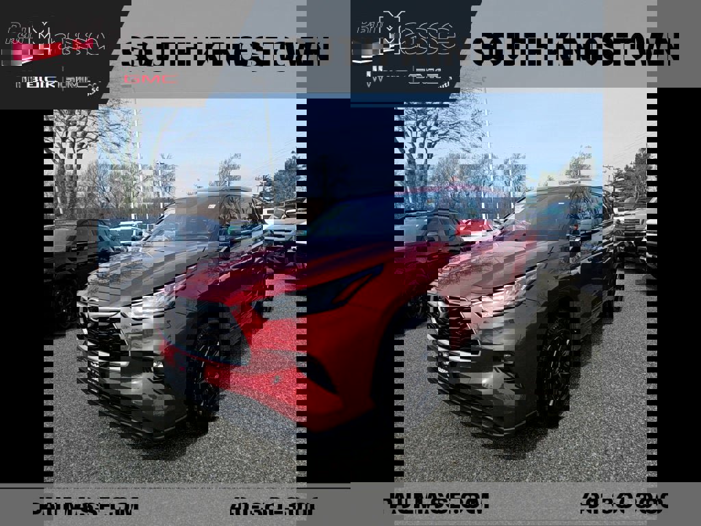 Used 2020 Toyota Highlander LE image 1