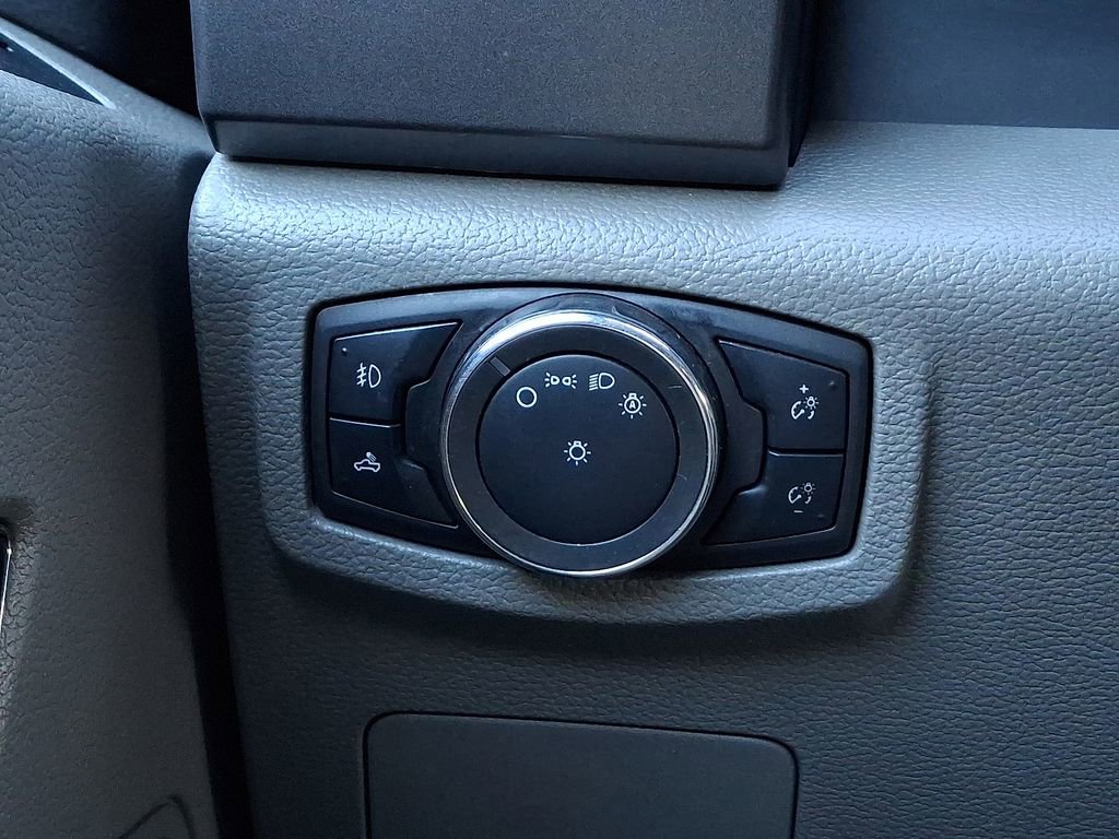 Used 2015 Ford F150 XLT AWD/4WD image 26