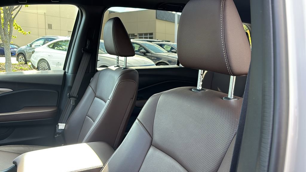 Certified 2025 Honda Passport EX-L image 25