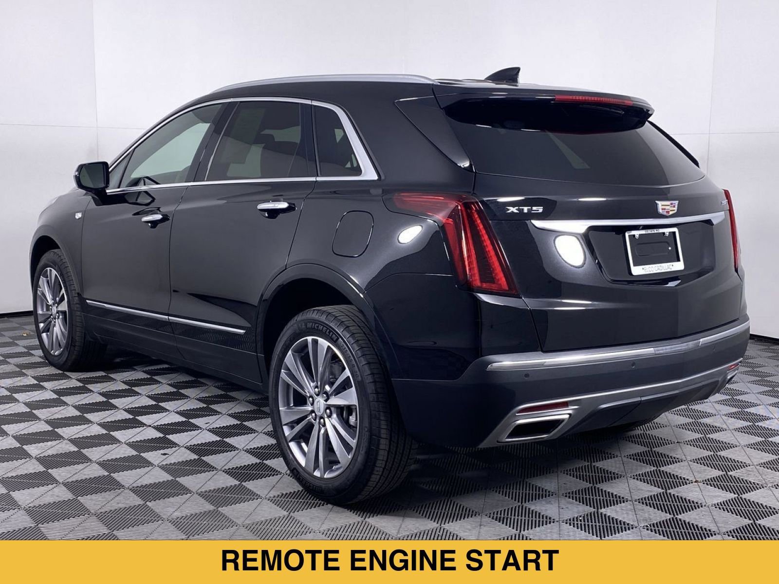 Certified 2025 Cadillac XT5 Premium Luxury FWD image 36