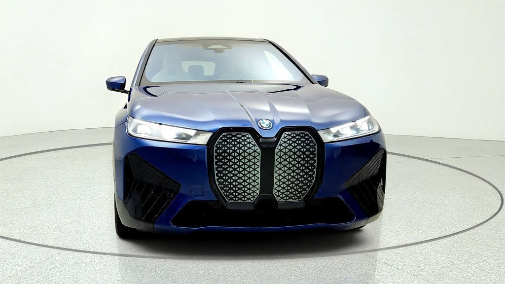 Used 2025 BMW iX xDrive50 w/ Sport Package AWD/4WD image 2