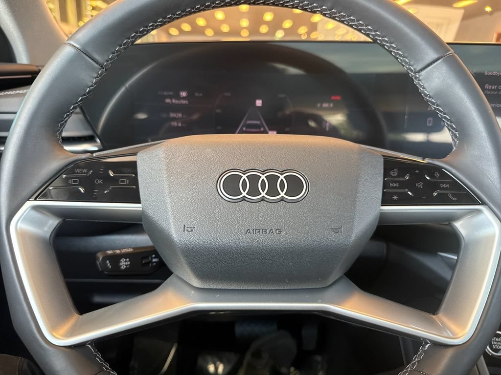 Certified 2025 Audi Q5 Premium AWD/4WD image 31