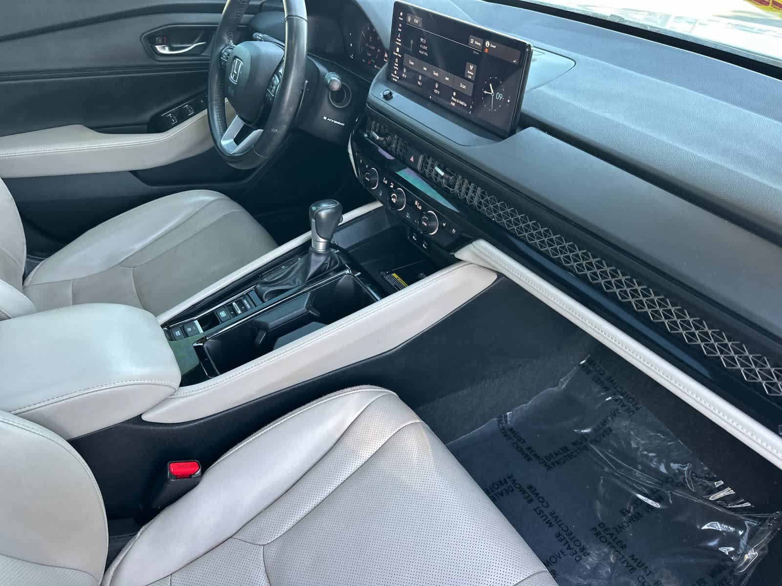 Used 2023 Honda Accord Touring image 16