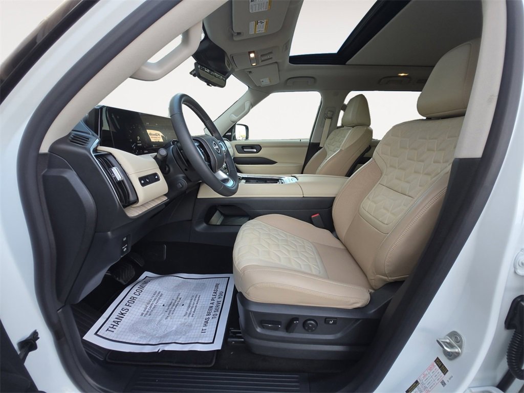 Used 2025 Nissan Armada Platinum Reserve image 9