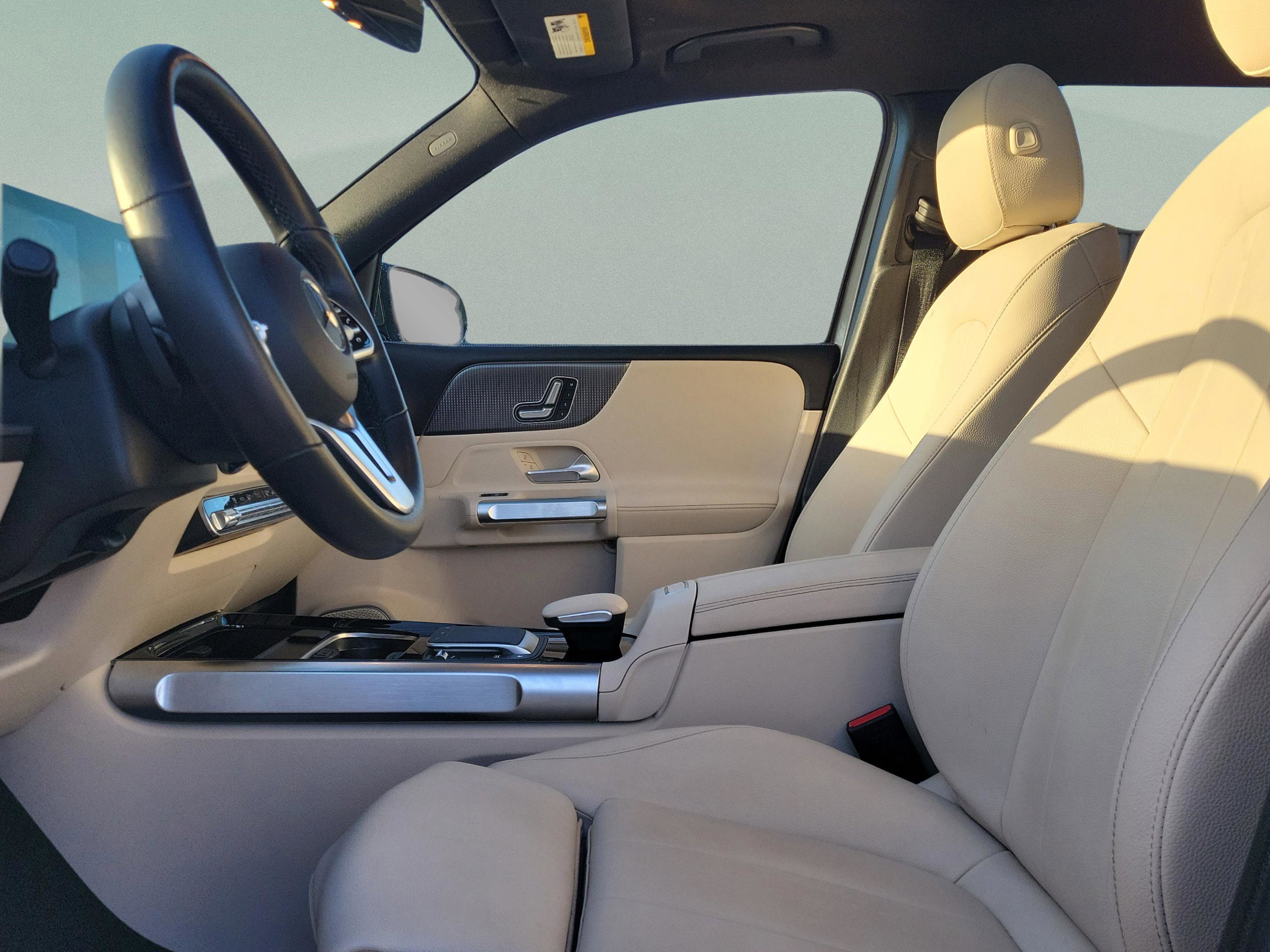 Used 2021 Mercedes-Benz GLB 250 image 22