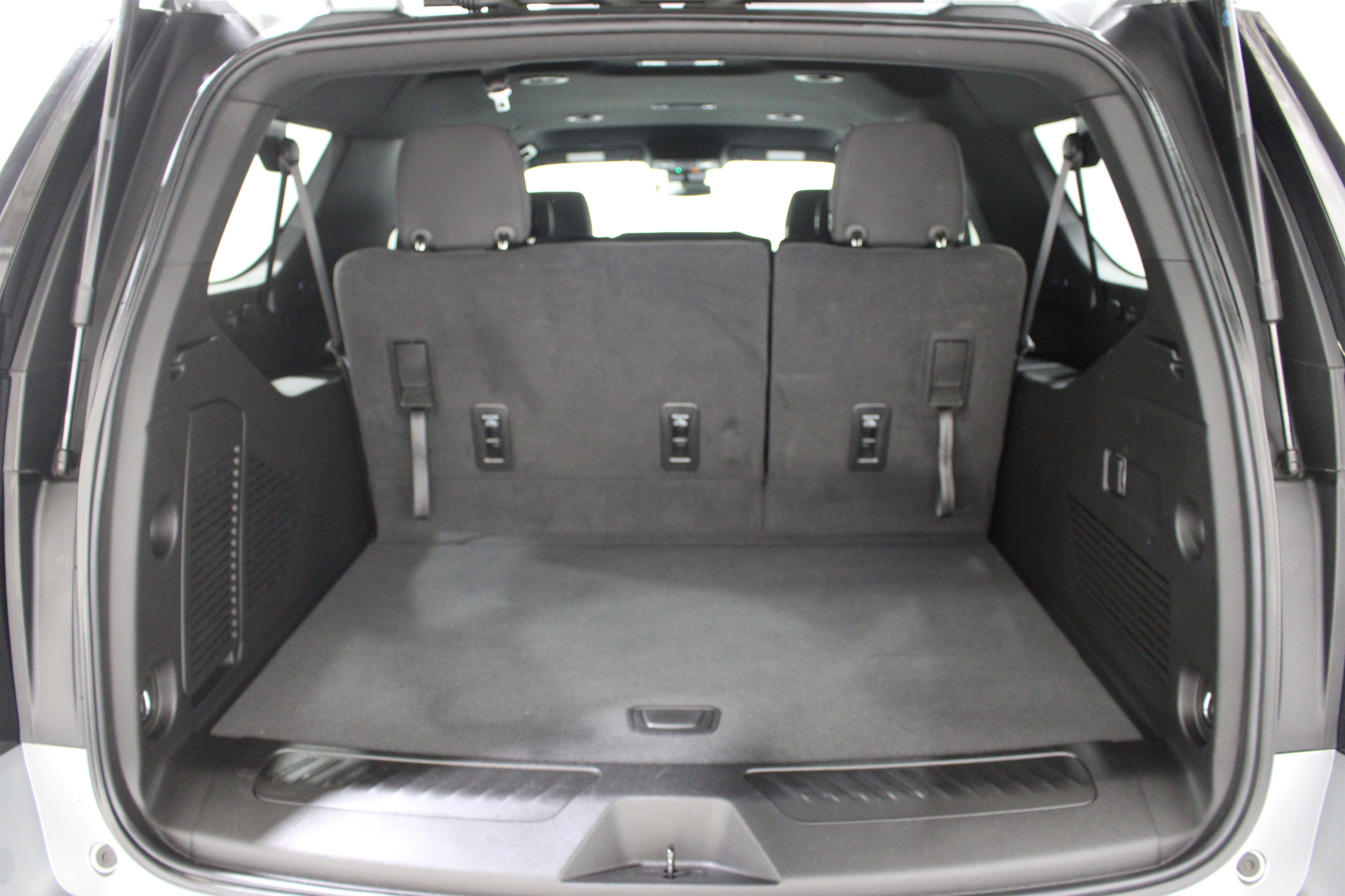 Used 2023 Chevrolet Suburban LS image 20