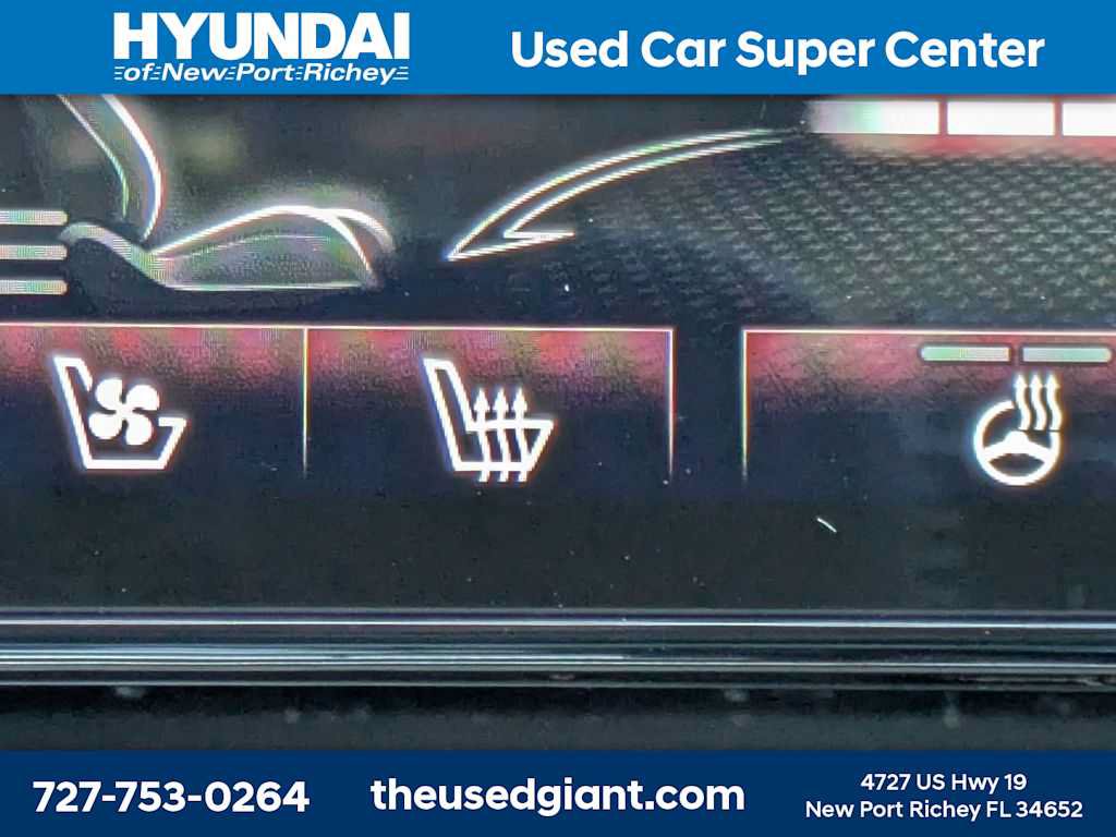 Used 2022 Genesis GV80 2.5T w/ Prestige Package 04 AWD/4WD image 28