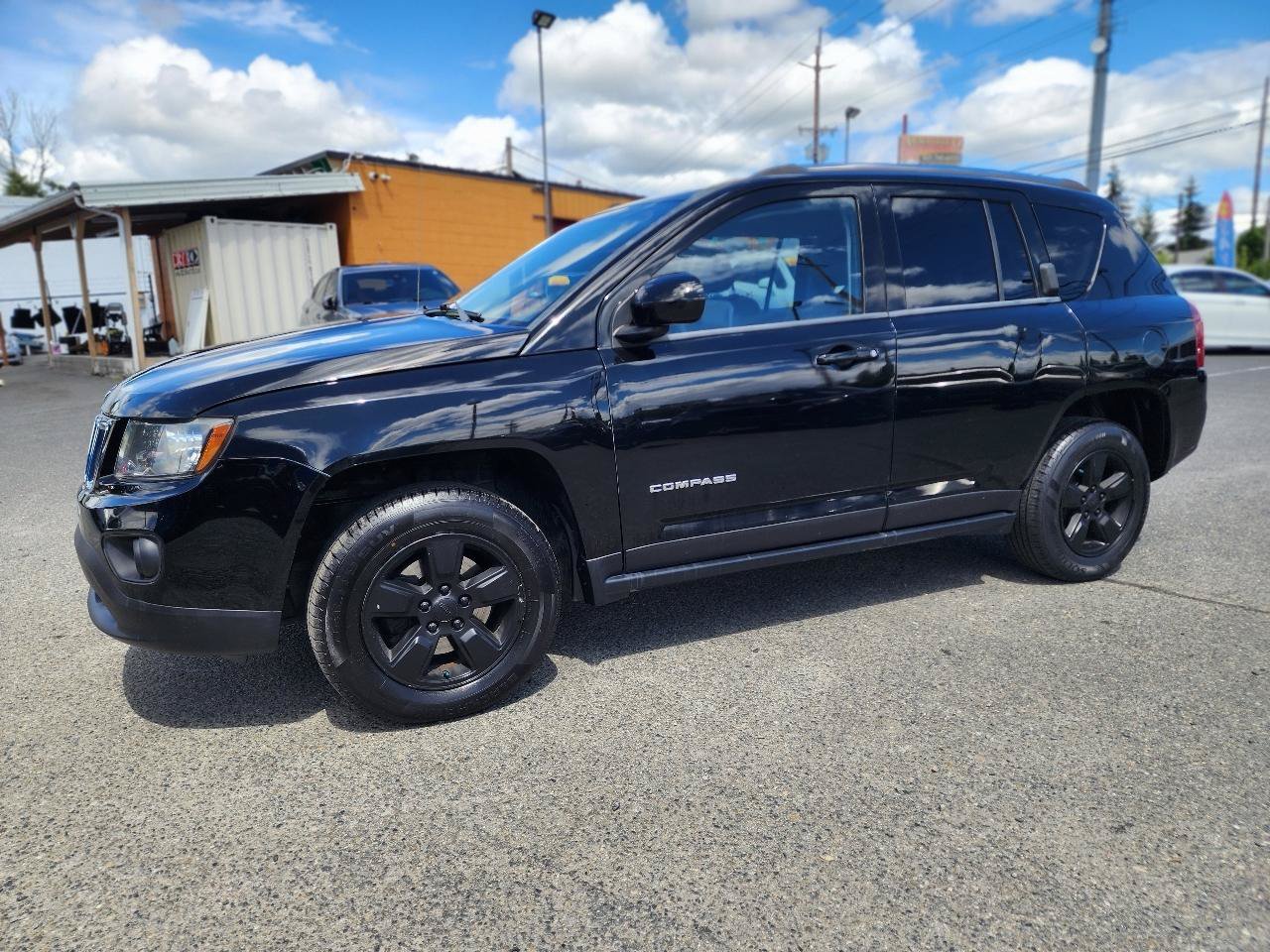Used 2015 Jeep Compass Latitude FWD image 11