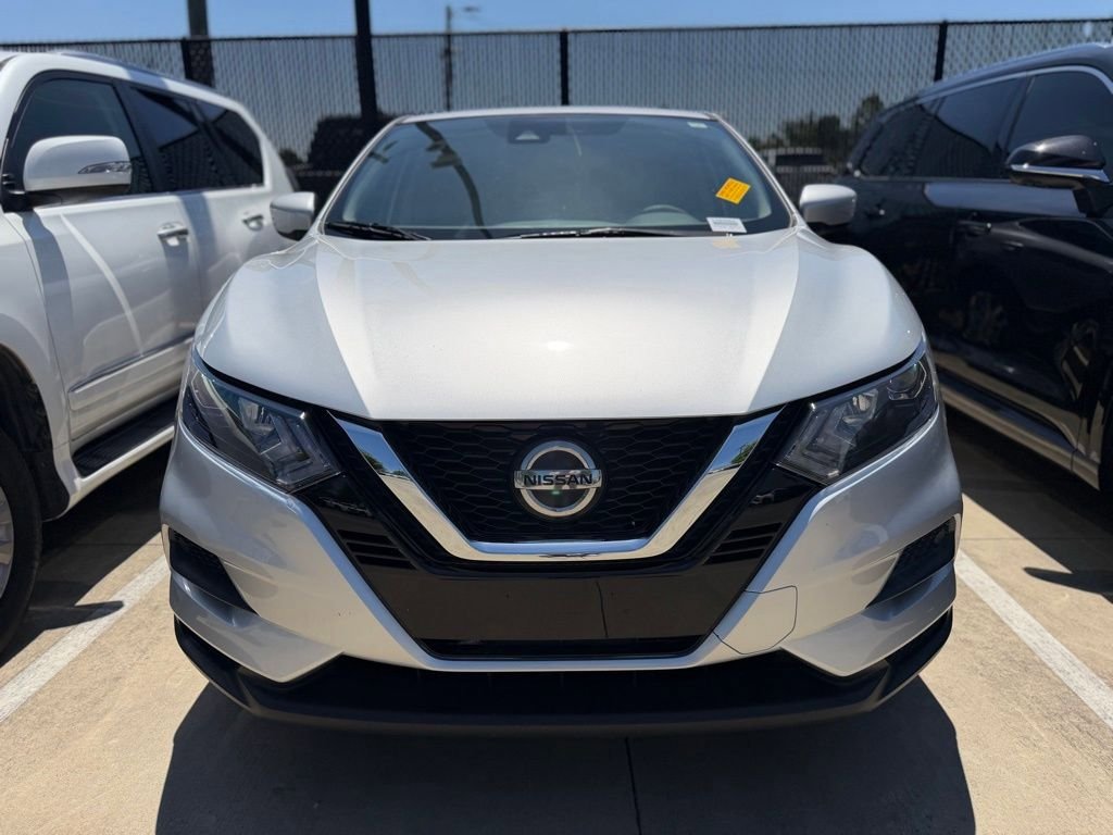 Used 2020 Nissan Rogue Sport S w/ Appearance Package FWD image 3