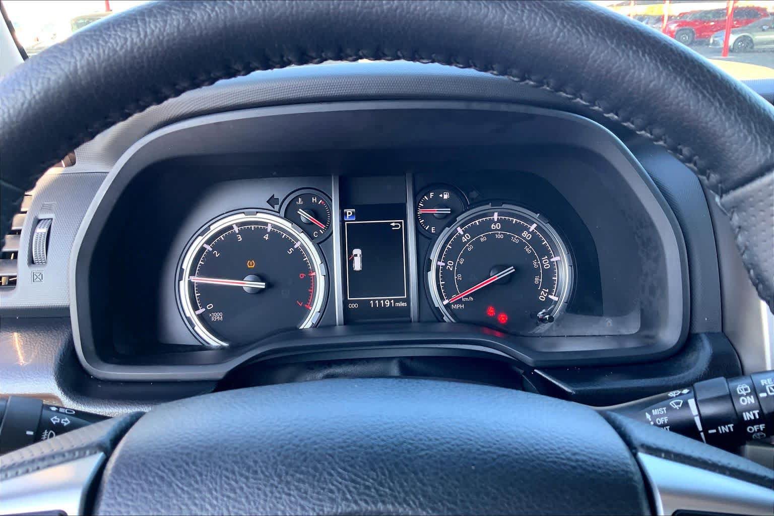 Used 2024 Toyota 4Runner Limited AWD/4WD image 26