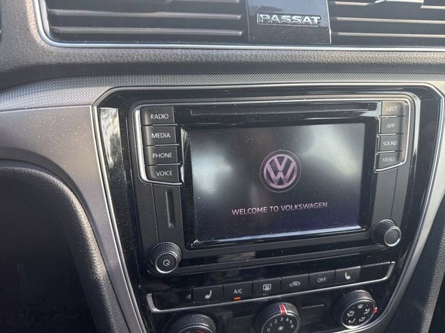 Used 2019 Volkswagen Passat 2.0T Wolfsburg FWD image 20