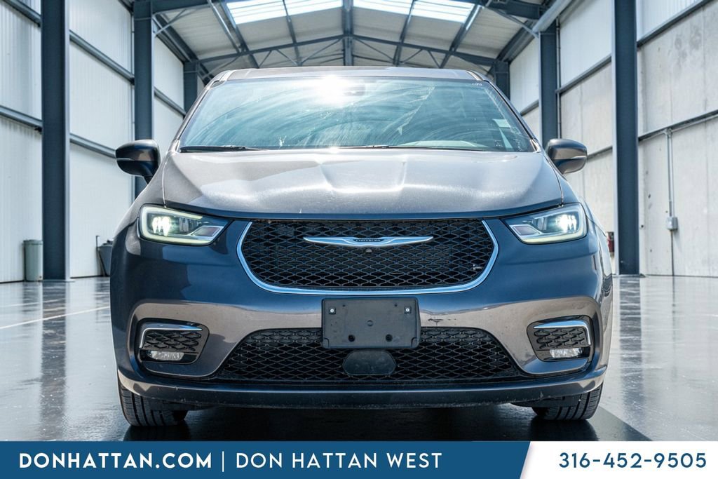 Used 2023 Chrysler Pacifica Touring-L FWD image 36