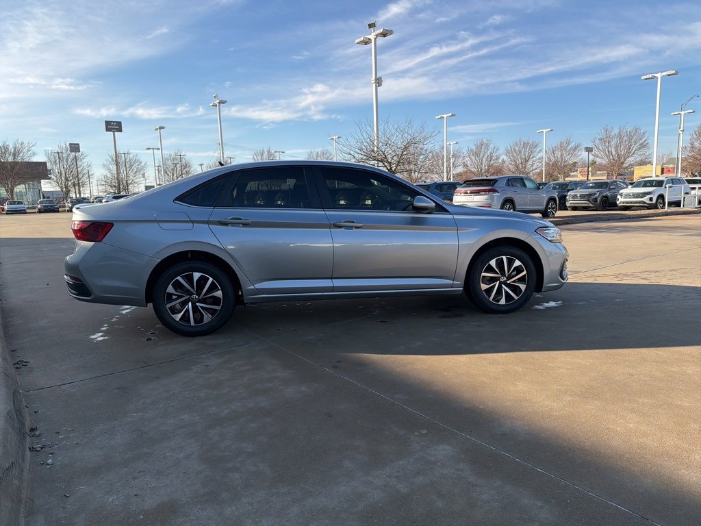 Used 2024 Volkswagen Jetta S image 6