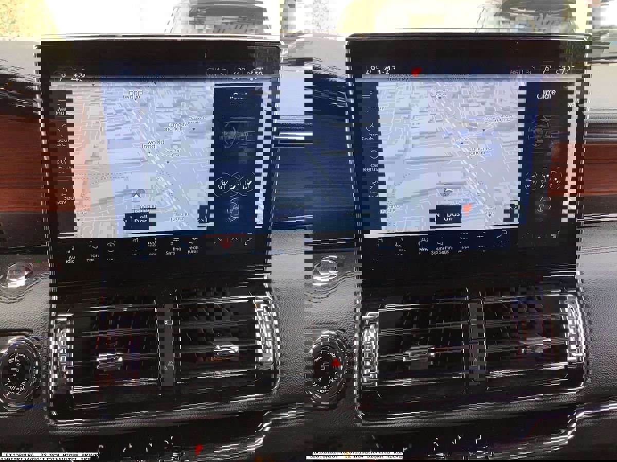 Used 2022 Lincoln Navigator L Reserve AWD/4WD image 10