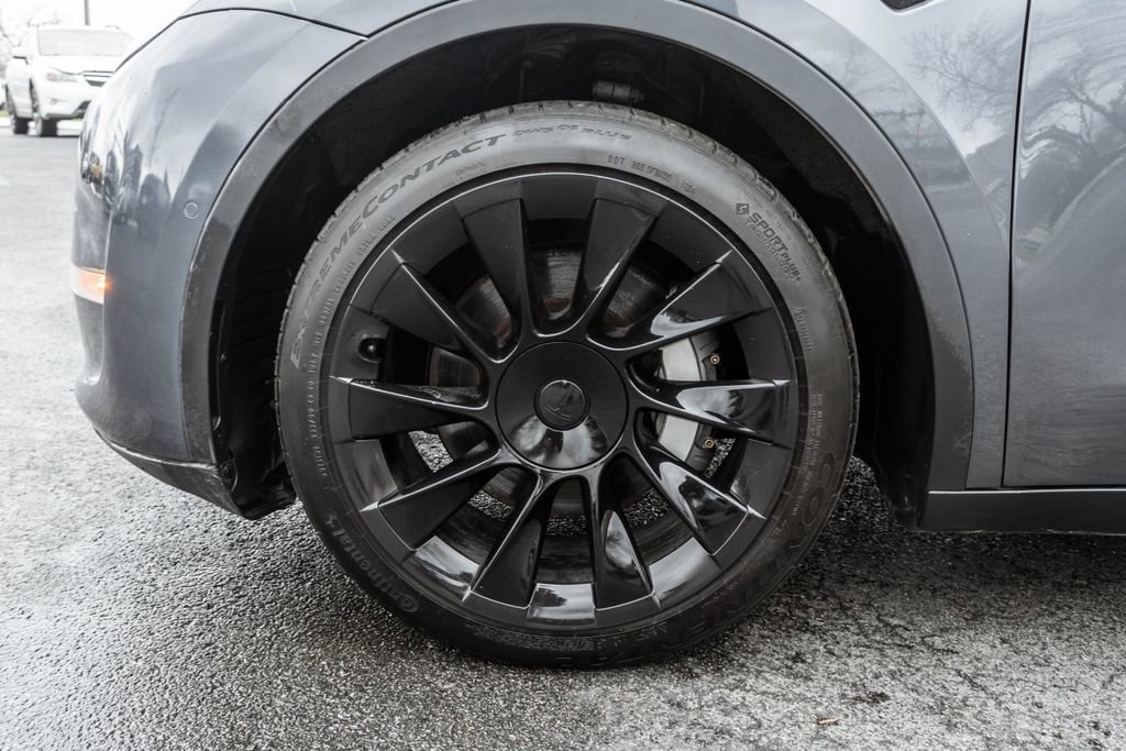 Used 2020 Tesla Model Y Long Range image 35