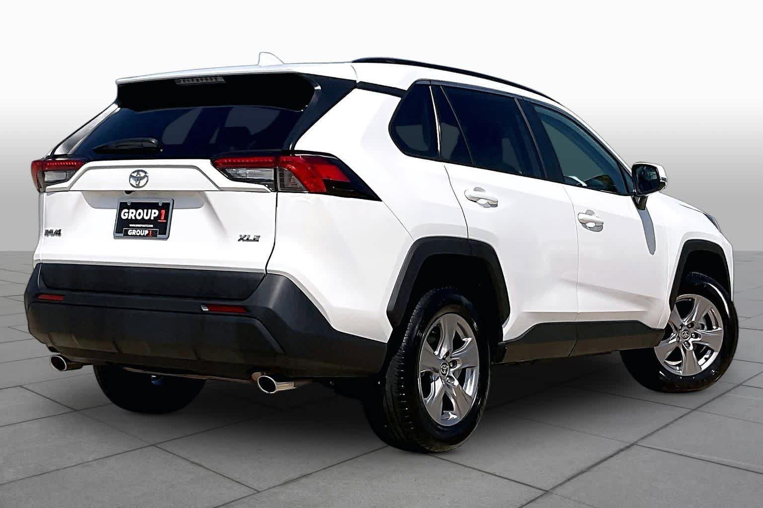Used 2025 Toyota RAV4 XLE FWD image 13