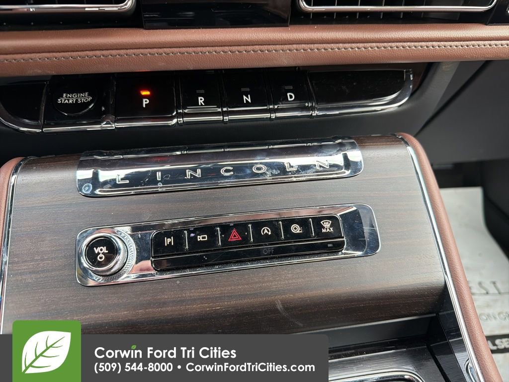 Used 2025 Lincoln Aviator Reserve w/ Equipment Group 201A image 13