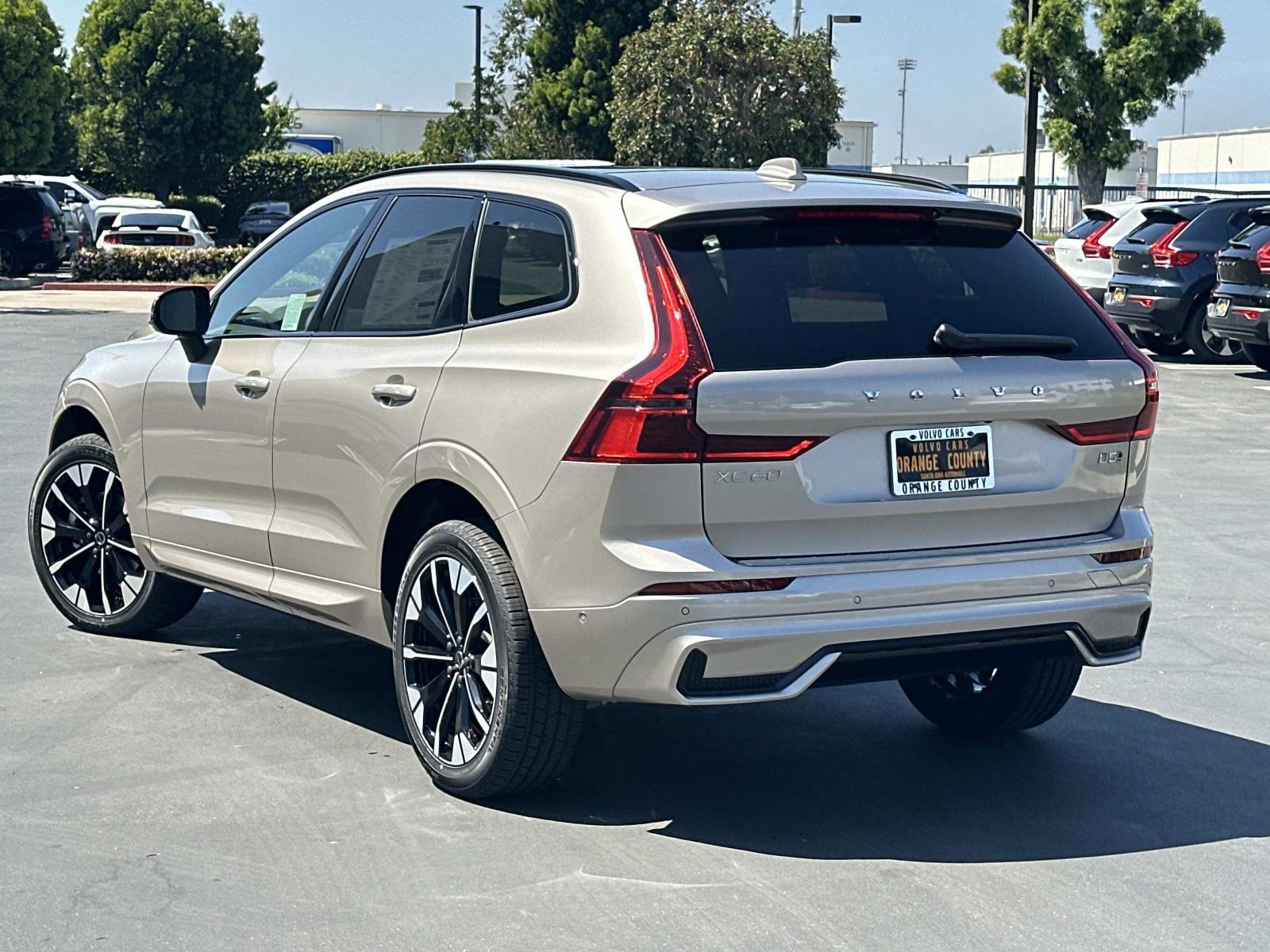 New 2026 Volvo XC60 B5 Plus w/ Protection Package Premier AWD/4WD image 5