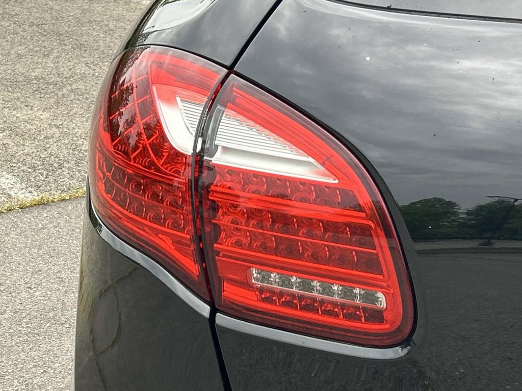Used 2014 Porsche Cayenne Platinum Edition AWD/4WD image 13