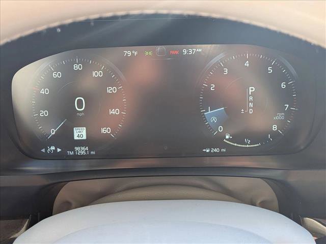 Used 2016 Volvo XC90 T6 Momentum w/ Momentum Plus Package image 12