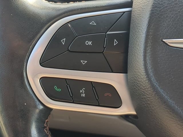 Used 2019 Chrysler Pacifica Touring-L FWD image 23