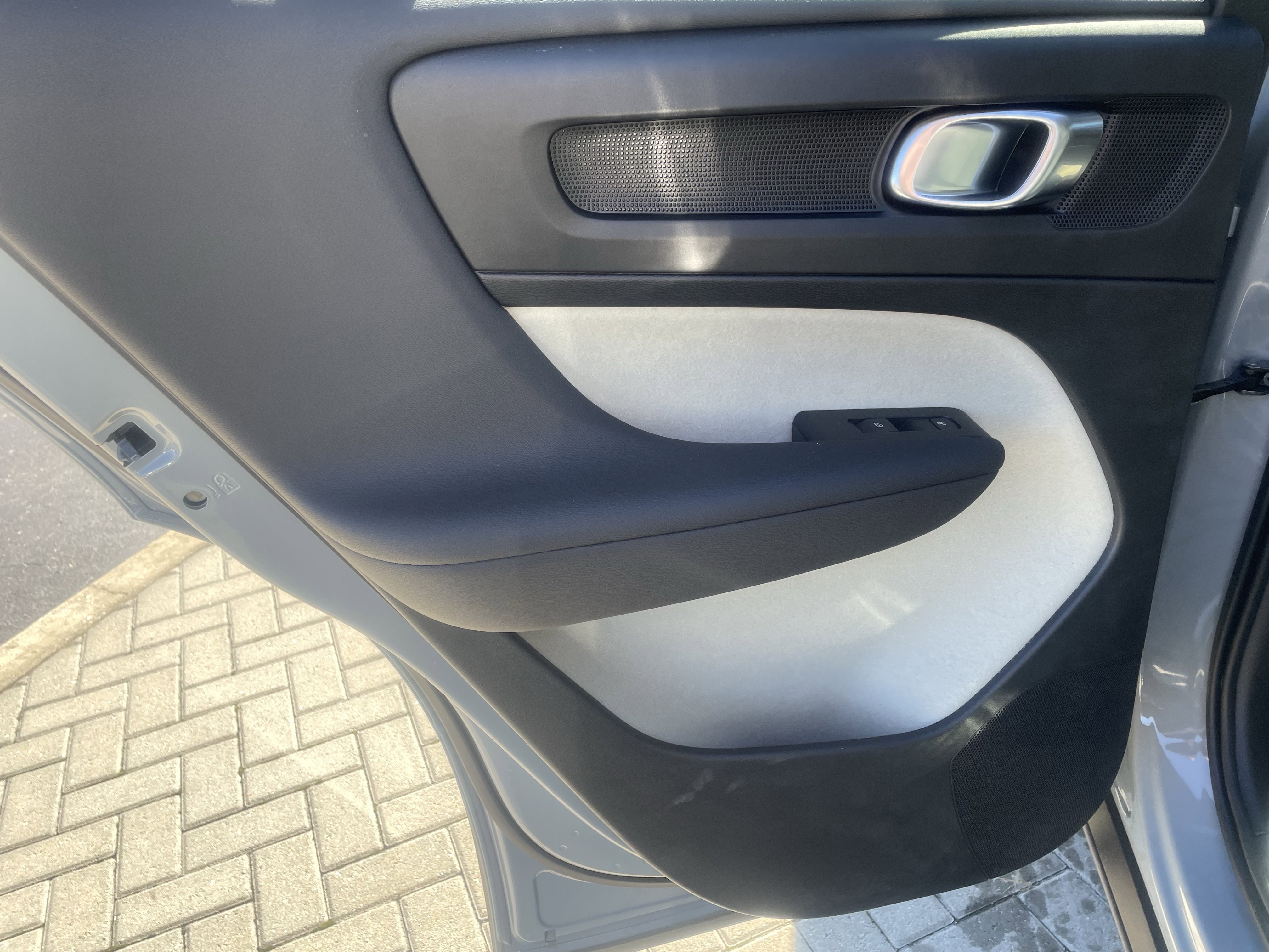 New 2025 Volvo XC40 B5 Plus w/ Protection Package Premier image 11