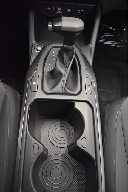 Used 2025 Kia K4 image 28